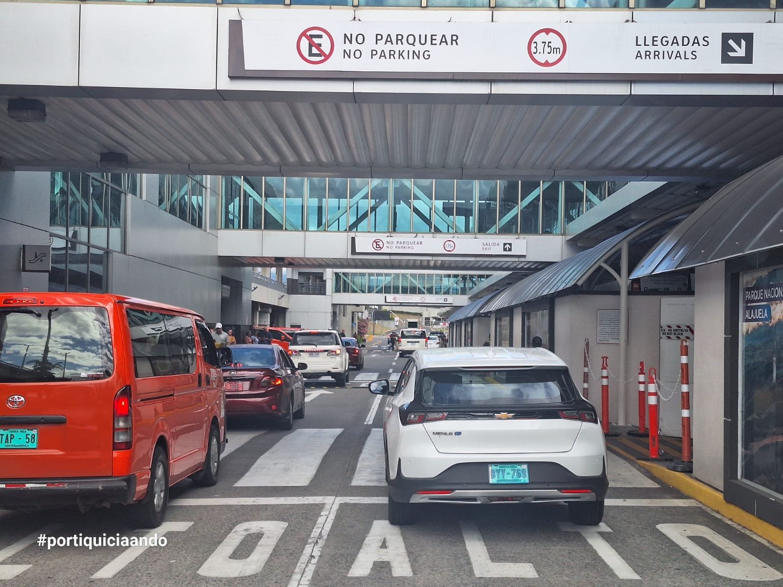 Shared Shuttle Pick Up at SJO Airport